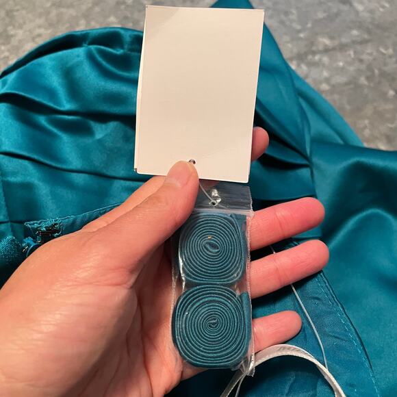 NWT David’s Bridal Oasis Satin Strapless Gown Ruched Dress 10 Blue Vintage Y2K - Picture 8 of 16